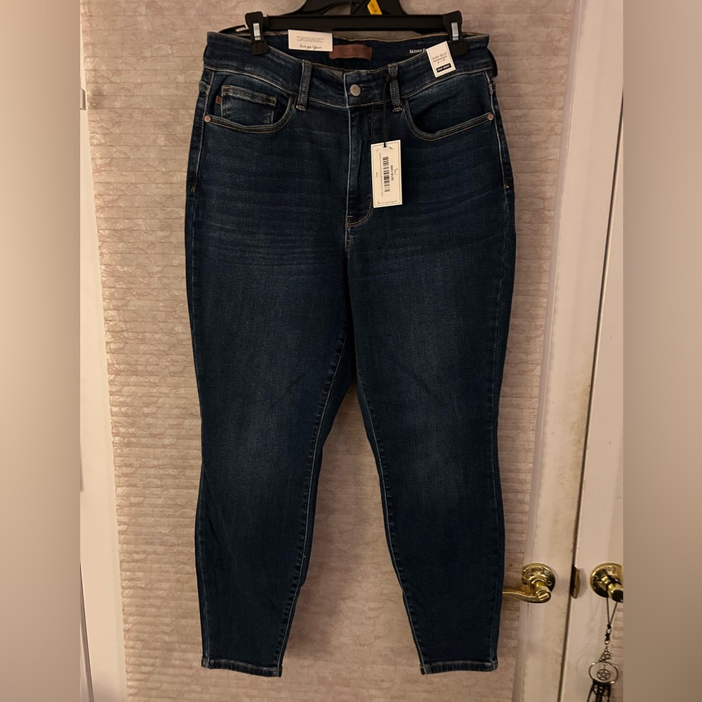 Love at Frost Sight Judy Blue Skinny Jeans 14W